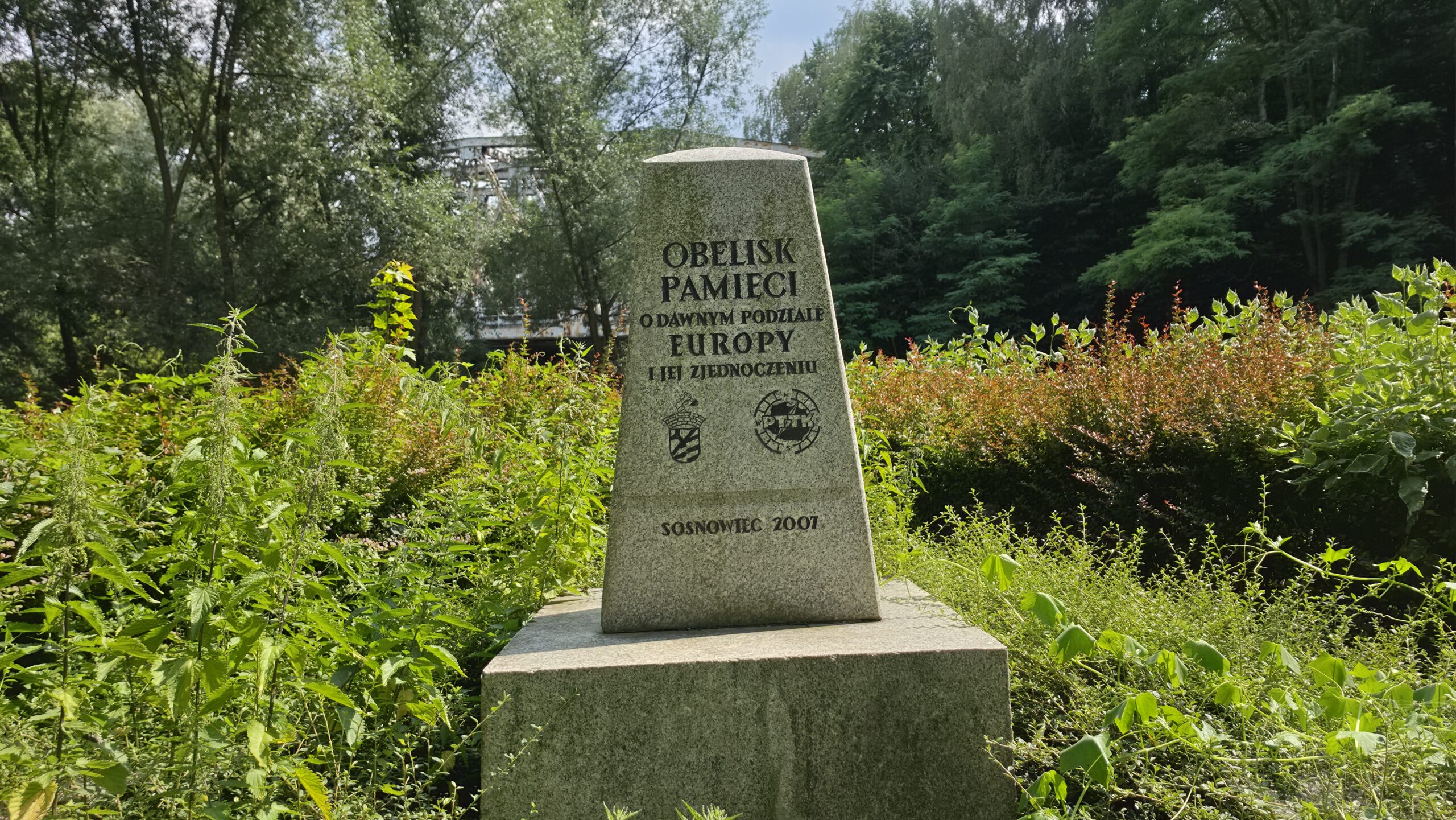 Obelisk upamiętniający Trójkąt Trzech Cesarzy i dawny styk granic trzech europejskich państw